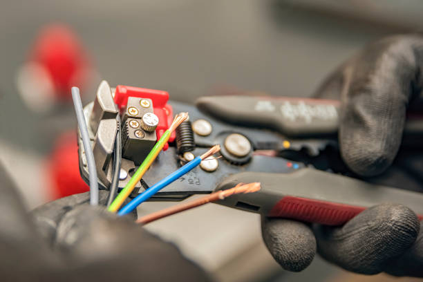 Best Electrical Contractors for Businesses  in London, CA